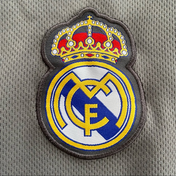 Real Madrid Shirt - Picture 2 of 8